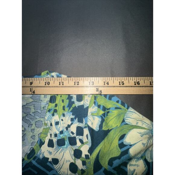 women’s Top LULAROE xxs oversize floral/paisley short sleeve scoop neck - Picture 8 of 9